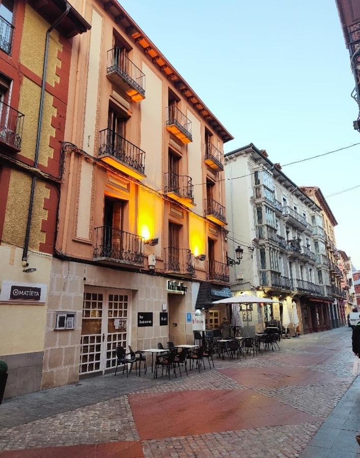 Hotel Acebo Plaza Mayor Jaca Exteriör bild
