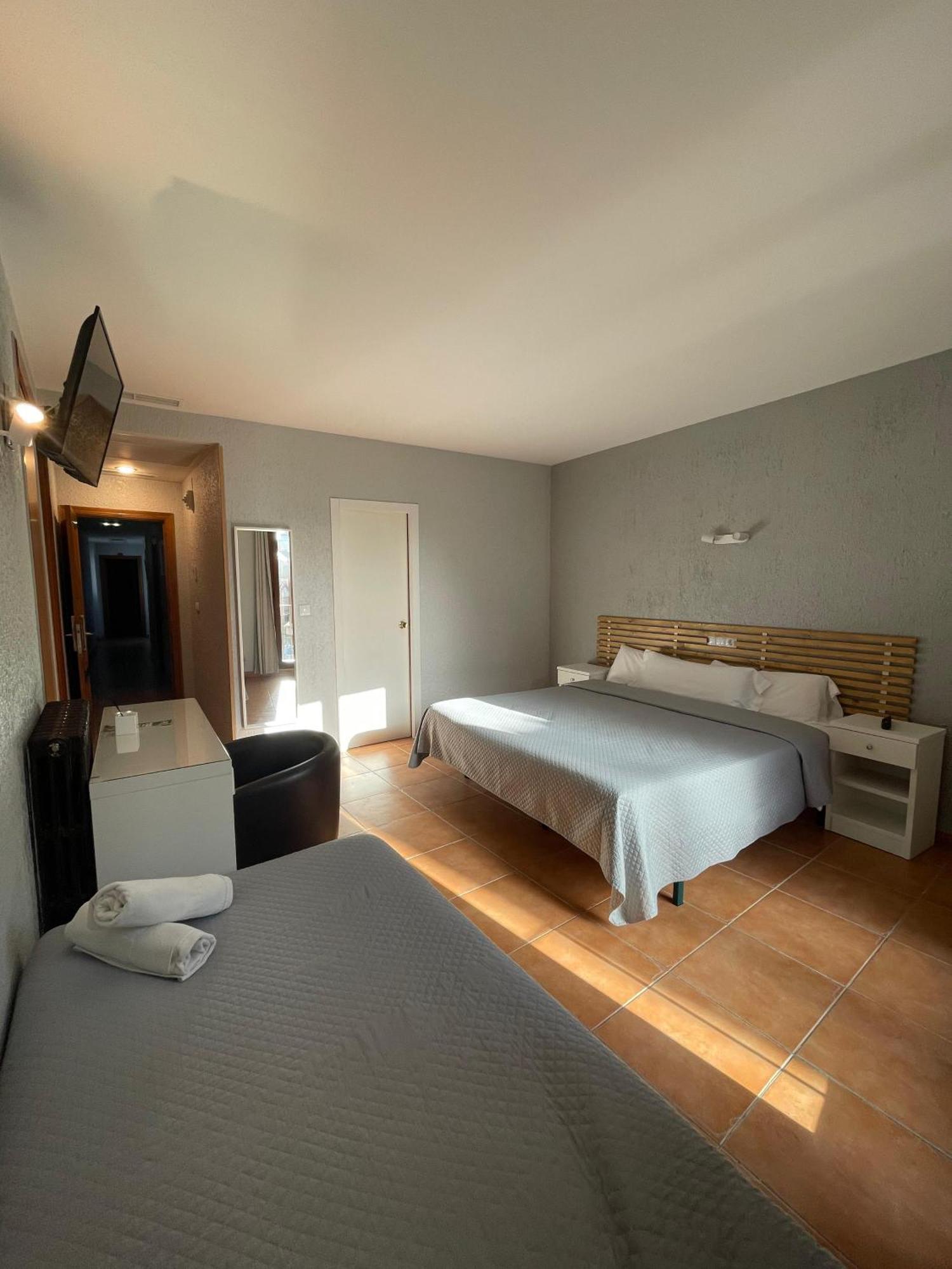 Hotel Acebo Plaza Mayor Jaca Exteriör bild